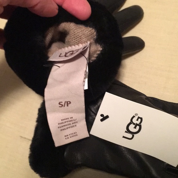 UGG “fashion shorty” gloves - Picture 3 of 3